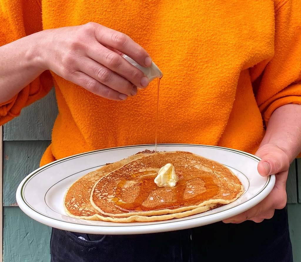 Seaweeds | restaurant | 16 Kennebec Ave, Oak Bluffs, MA 02557, USA | 5083387954 OR +1 508-338-7954