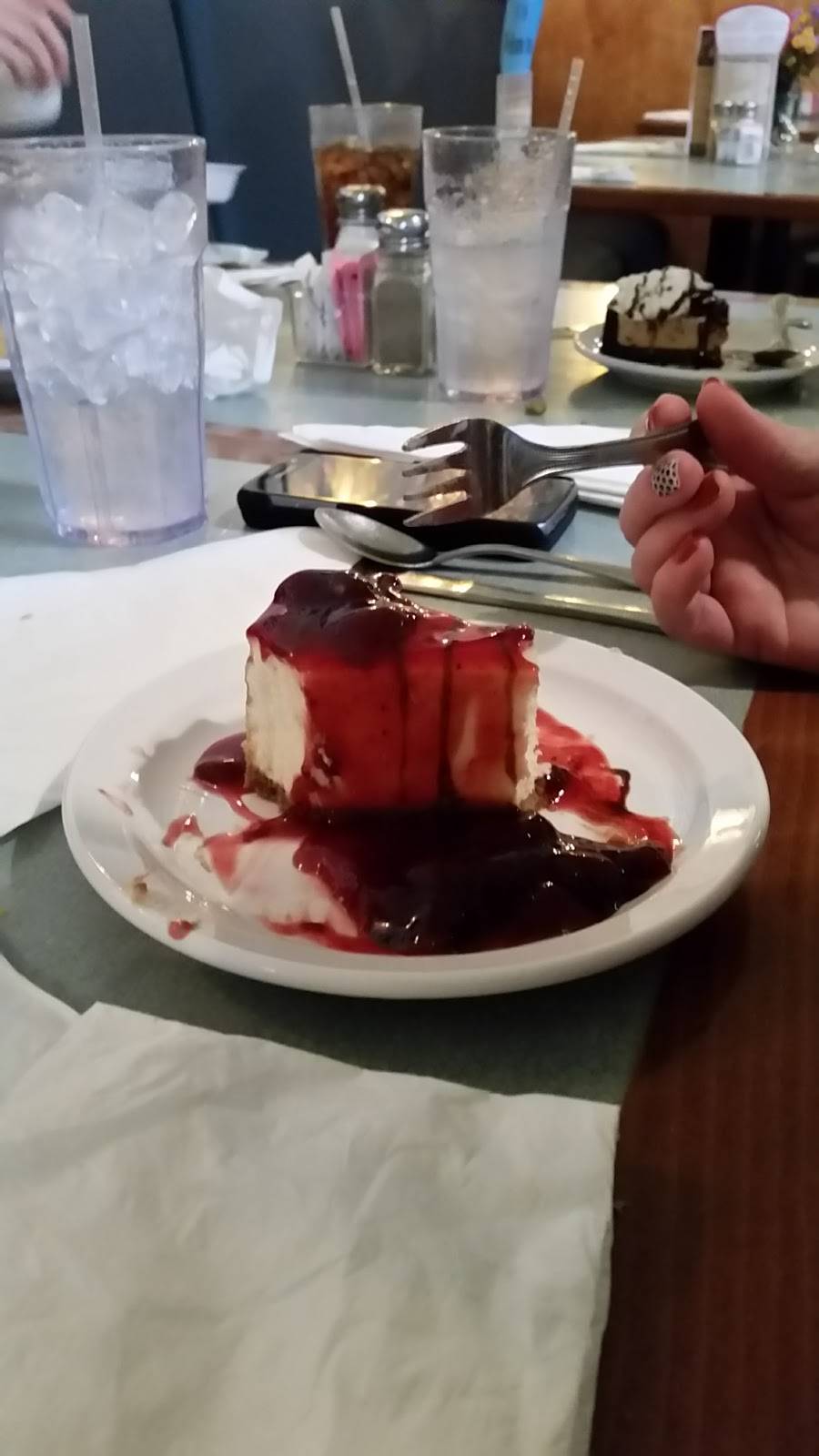 Biedermans Bistro & Catering | restaurant | 801 Main St, Winfield, KS 67156, USA | 6202210888 OR +1 620-221-0888