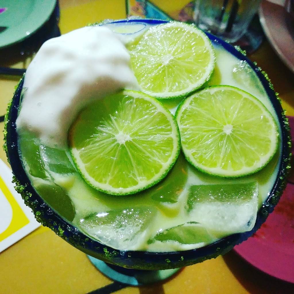 Bahama Breeze | meal takeaway | 1200 N Alafaya Trail, Orlando, FL 32828, USA | 4076586770 OR +1 407-658-6770