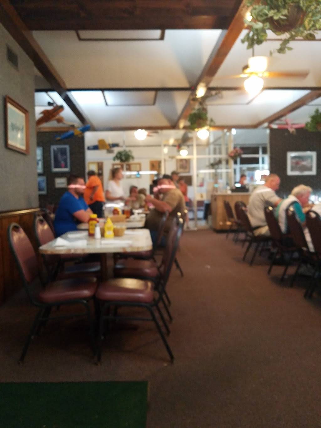 Airport Steakhouse | restaurant | 410 Airport Rd, Mattoon, IL 61938, USA | 2172349433 OR +1 217-234-9433