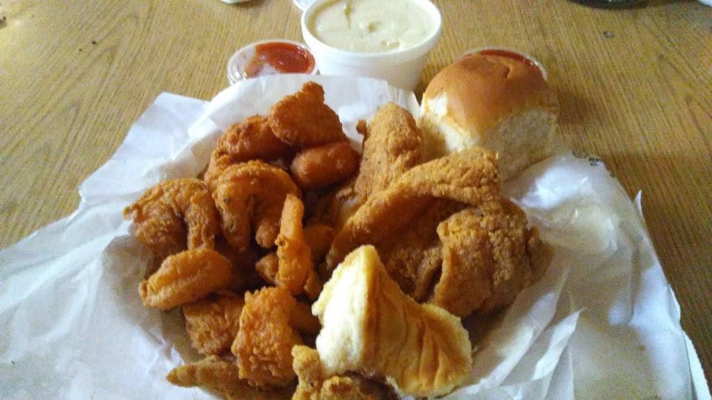Louisiana Famous Fried Chicken | restaurant | 124 S Carroll Ave, Dallas, TX 75226, USA | 2148215930 OR +1 214-821-5930