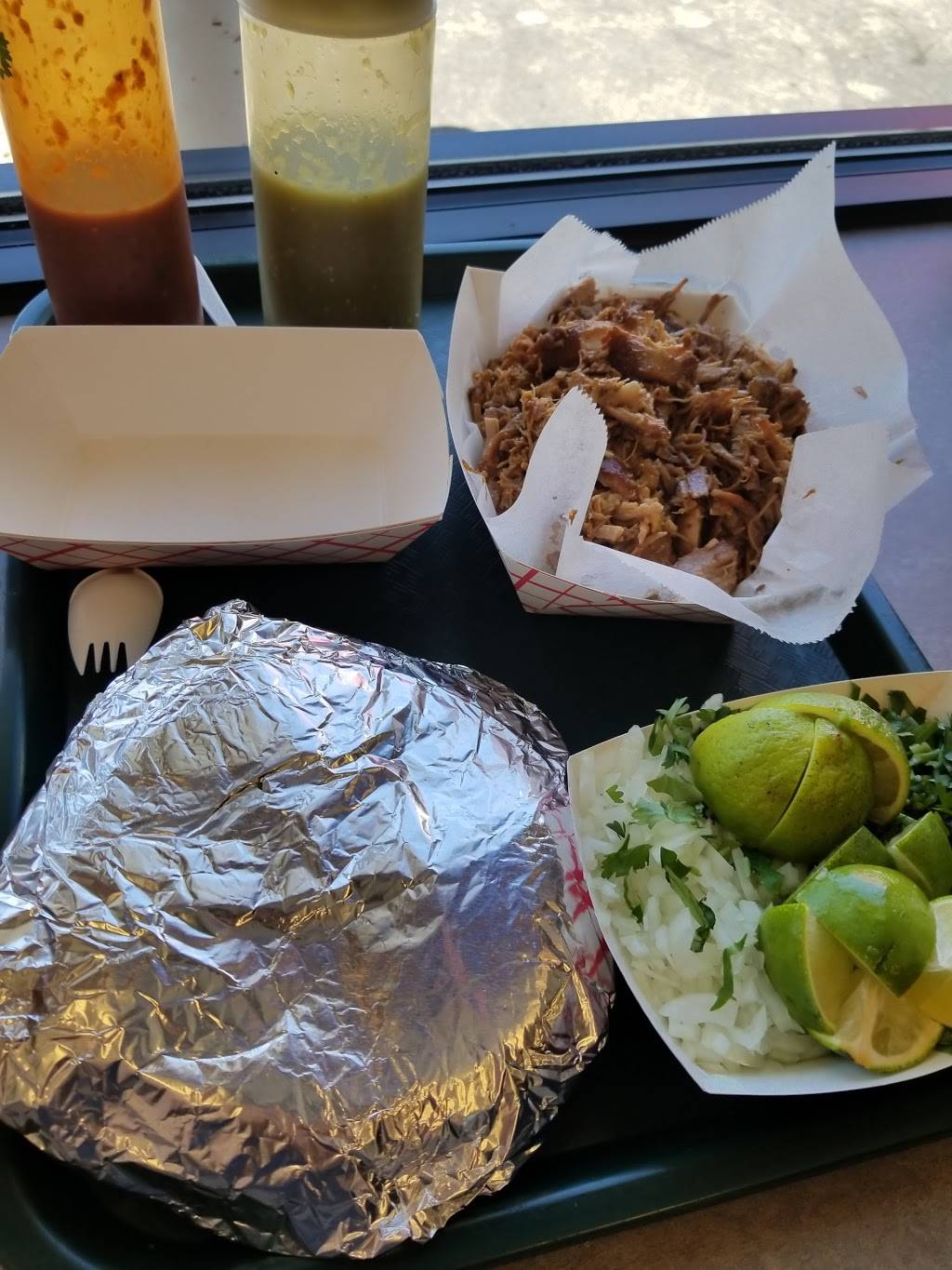 Carnitas Don Alfredo | restaurant | 15 N 1st Ave, Maywood, IL 60153, USA | 7083433351 OR +1 708-343-3351