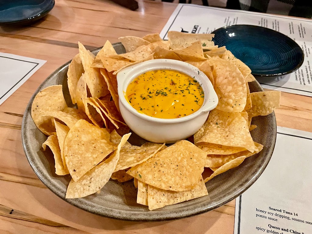 Chisholms American Beef & Ale House | restaurant | 2098 S Airport Rd, Wichita, KS 67209, USA | 3169451966 OR +1 316-945-1966