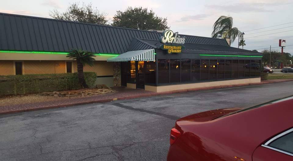 Perkins Restaurant & Bakery | restaurant | 7451 W Irlo Bronson Memorial Hwy, Kissimmee, FL 34747, USA | 4073960845 OR +1 407-396-0845