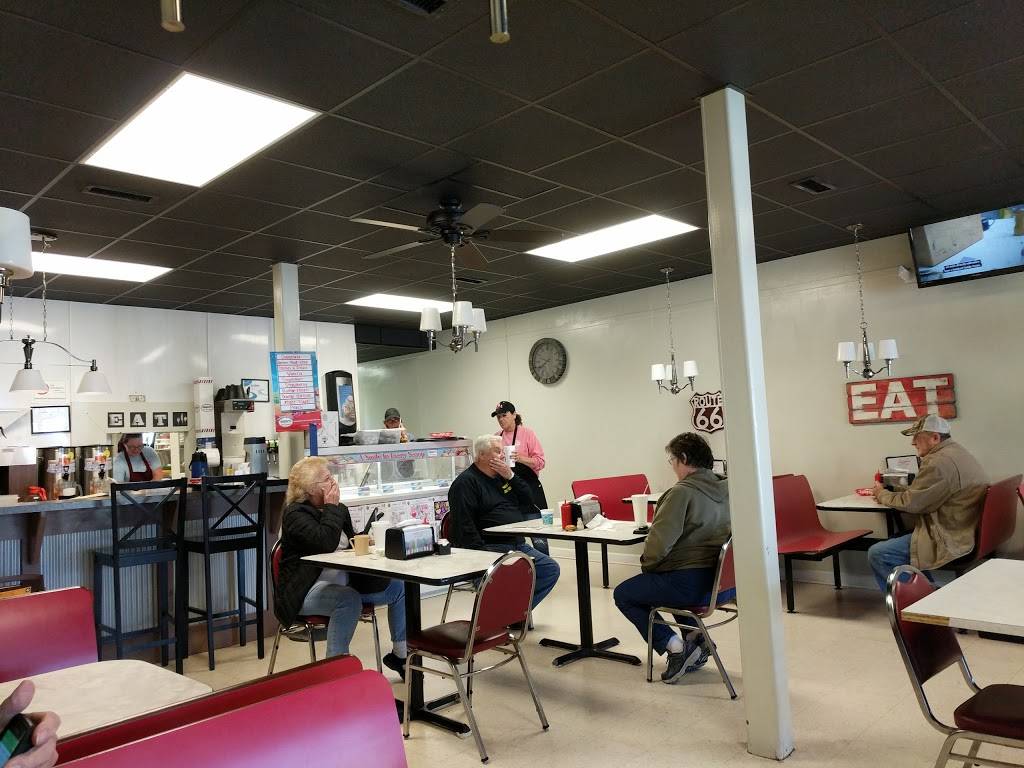 Lizzies Grill-N-Chill | restaurant | 1989 N Main St, Goldston, NC 27252, USA | 9198989918 OR +1 919-898-9918