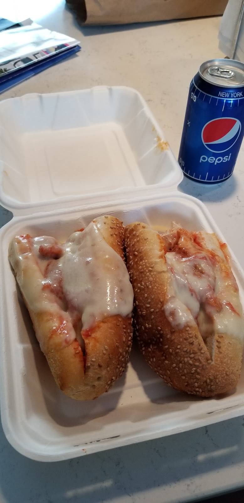 Alfredos Pizza | restaurant | 2403, 1679 Middle Country Rd, Ridge, NY 11961, USA | 6319247713 OR +1 631-924-7713