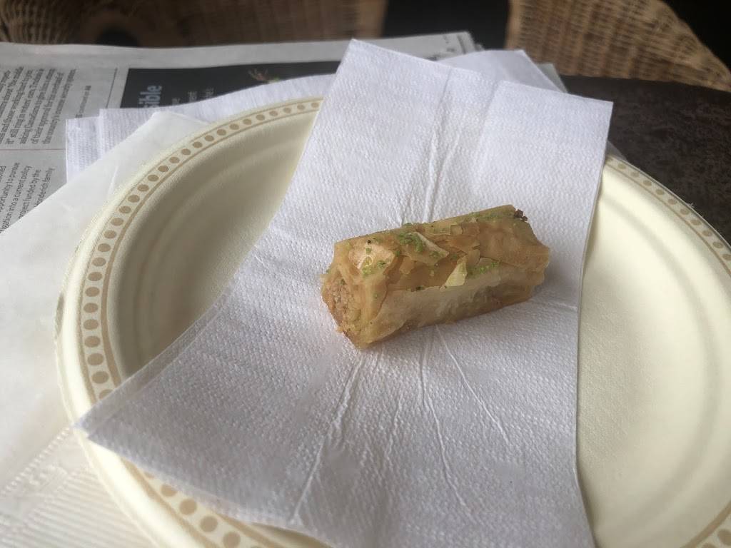 Arabesque Cafe | restaurant | 1068 College St, Toronto, ON M6H 1A5, Canada | 4165048146 OR +1 416-504-8146