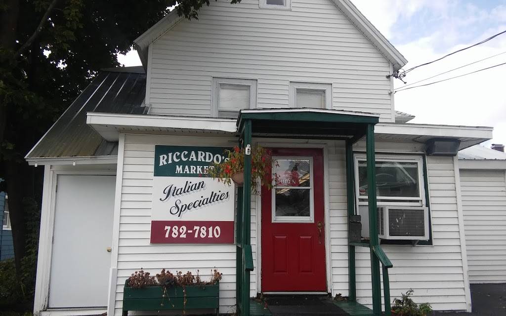Riccardos Market | restaurant | 710 Holcomb St, Watertown, NY 13601, USA | 3157827810 OR +1 315-782-7810