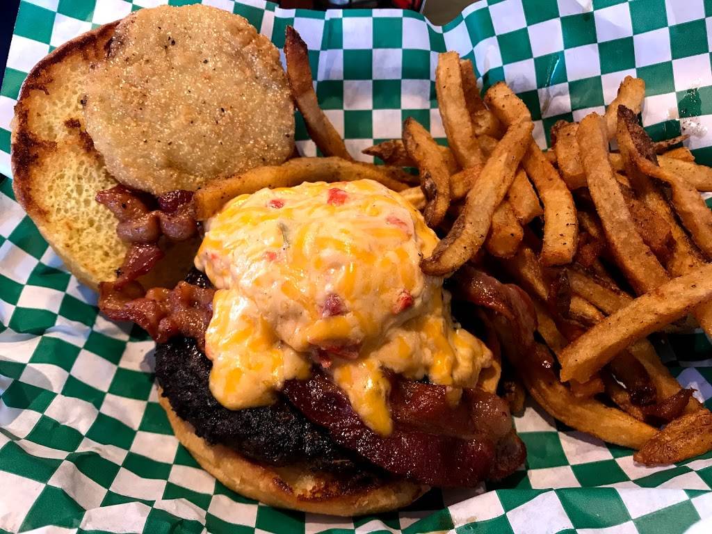 Hang Ten Grill | restaurant | 308 S Lake Park Blvd, Carolina Beach, NC 28428, USA | 9104585959 OR +1 910-458-5959