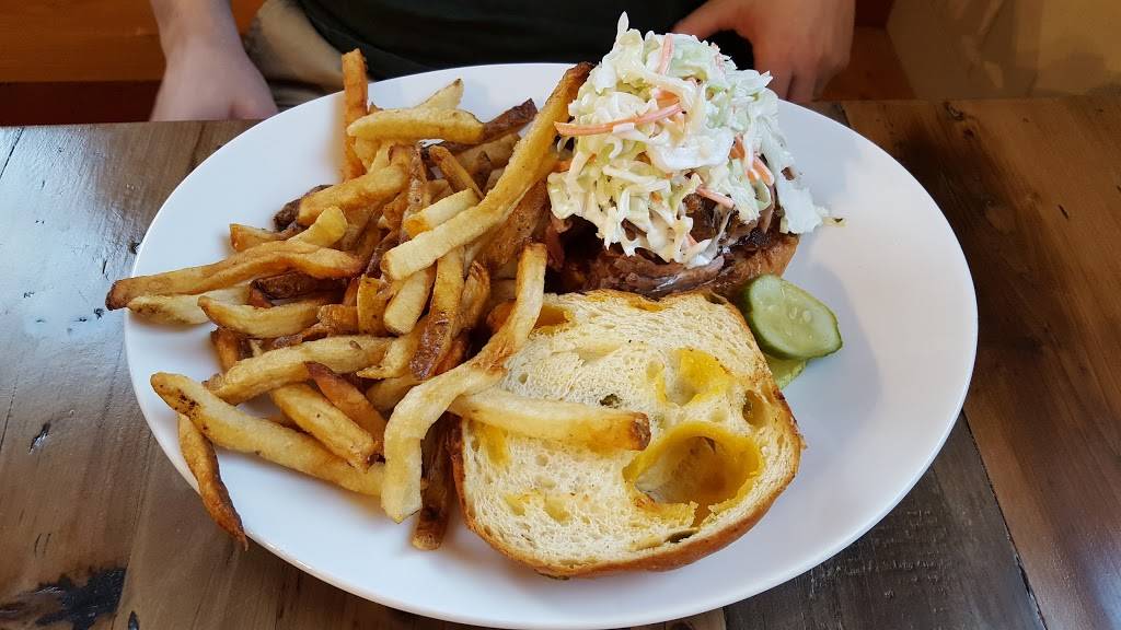 Roots 657 Cafe and Local Market | restaurant | 42301 Spinks Ferry Rd, Leesburg, VA 20176, USA | 7037799657 OR +1 703-779-9657