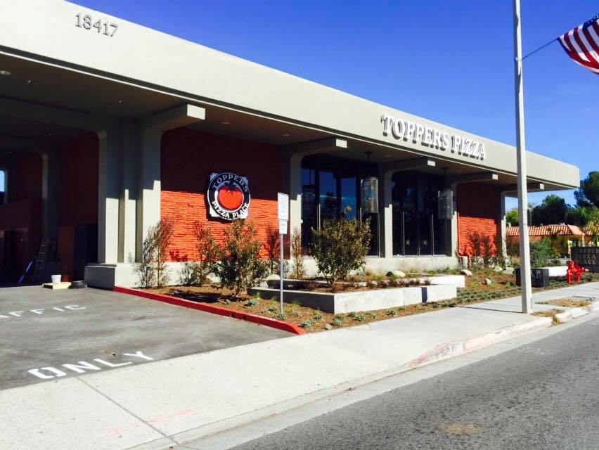 Toppers Pizza | restaurant | 18417 Soledad Canyon Rd, Santa Clarita, CA 91387, USA | 6612227888 OR +1 661-222-7888
