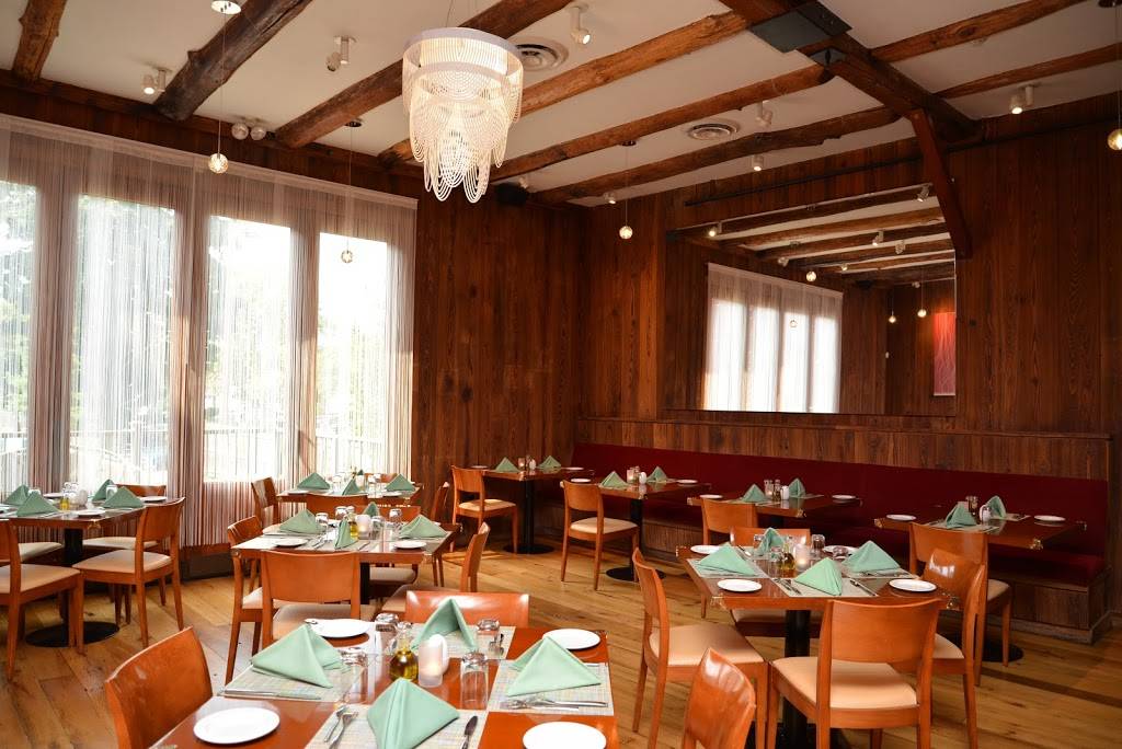 Positanos Restaurant | restaurant | 27 Powers Ct, Westport, CT 06880, USA | 2034544922 OR +1 203-454-4922