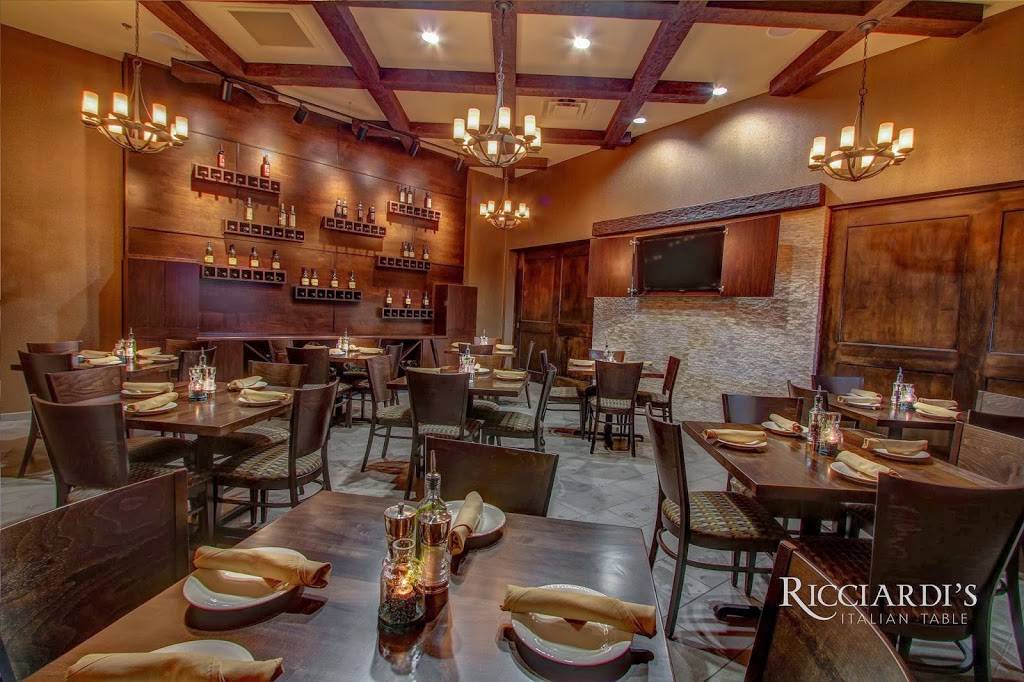 Ricciardis Italian Table | restaurant | 3660 Kiessel Rd, The Villages, FL 32163, USA | 3523919939 OR +1 352-391-9939