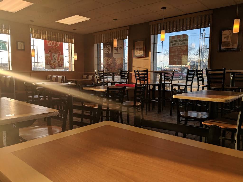 KFC | restaurant | 1020 Winneconne Ave, Neenah, WI 54956, USA | 9207257525 OR +1 920-725-7525
