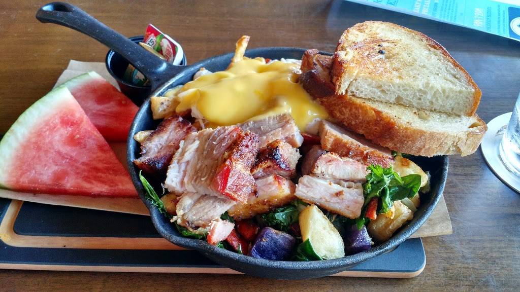 The Duck Dive | restaurant | 4650 Mission Blvd, San Diego, CA 92109, USA | 8582733825 OR +1 858-273-3825