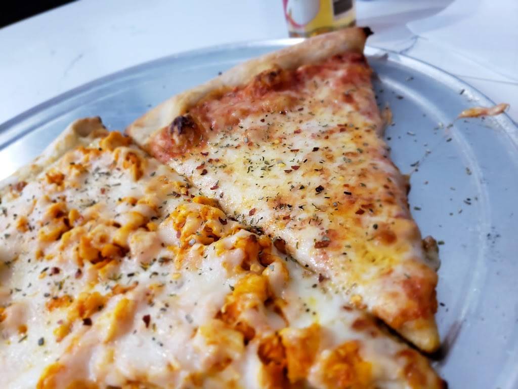 Enzos Pizza & Pasta | restaurant | 246 Eagleview Blvd, Exton, PA 19341, USA | 6103632500 OR +1 610-363-2500