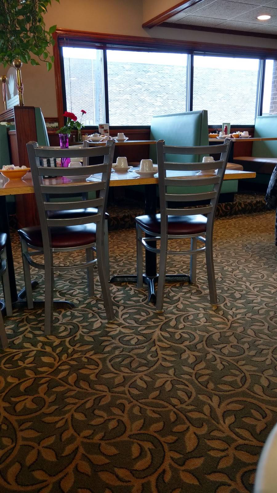 Sherwood Oaks | restaurant | 1571 N Division St, Morris, IL 60450, USA | 8159410427 OR +1 815-941-0427