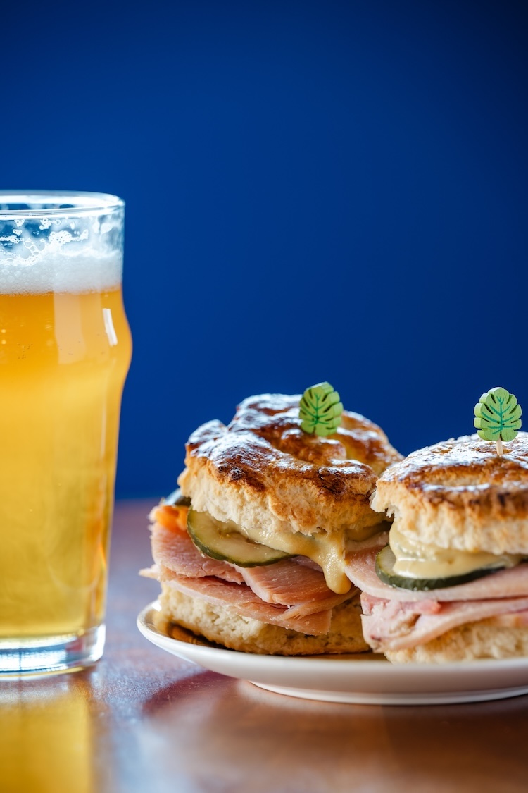 Zunzun | restaurant | 11 E Washington St, Lexington, VA 24450, USA | 5404600600 OR +1 540-460-0600