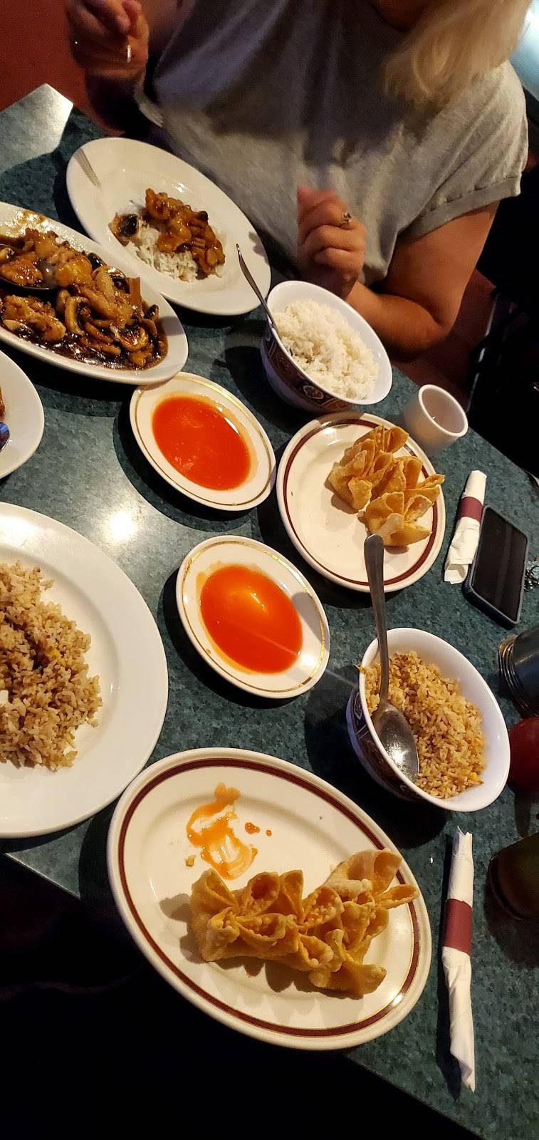 Dragon Palace Chinese Restaurant | restaurant | 2720 Locust St, Davenport, IA 52804, USA | 5633860967 OR +1 563-386-0967