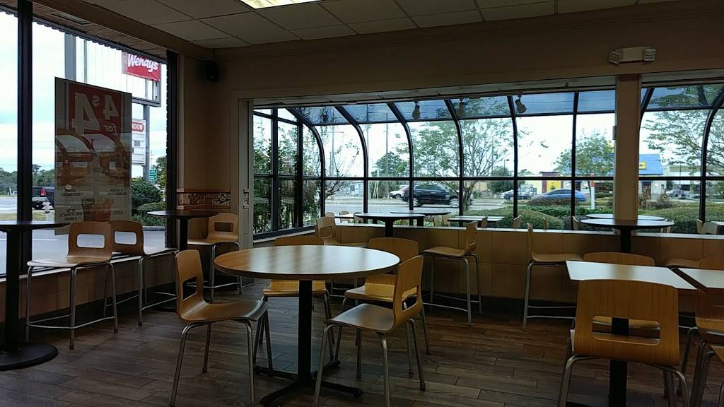 Wendys | restaurant | 2817 S Bay St, Eustis, FL 32726, USA | 3523575535 OR +1 352-357-5535