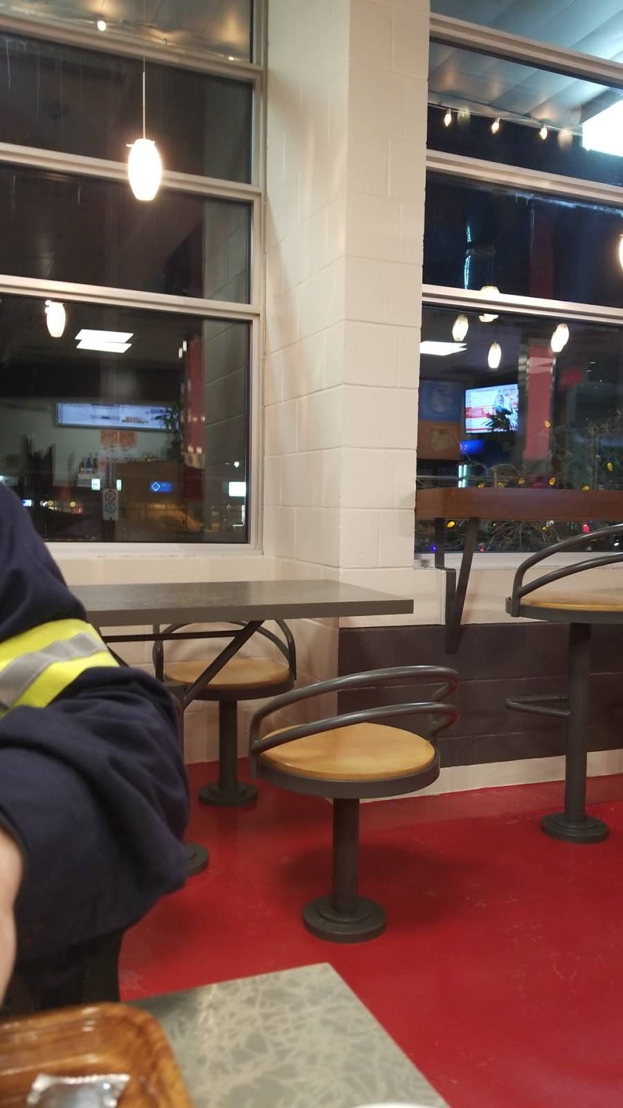 Au Coq | restaurant | 2370 Chemin Gascon, Terrebonne, QC J6X 3A5, Canada | 4509644419 OR +1 450-964-4419