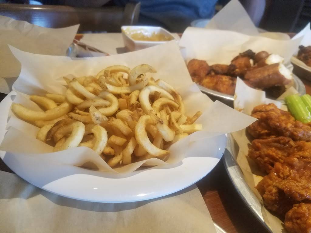 Hooters | restaurant | 771 E 81st Pl, Merrillville, IN 46410, USA | 2197949464 OR +1 219-794-9464