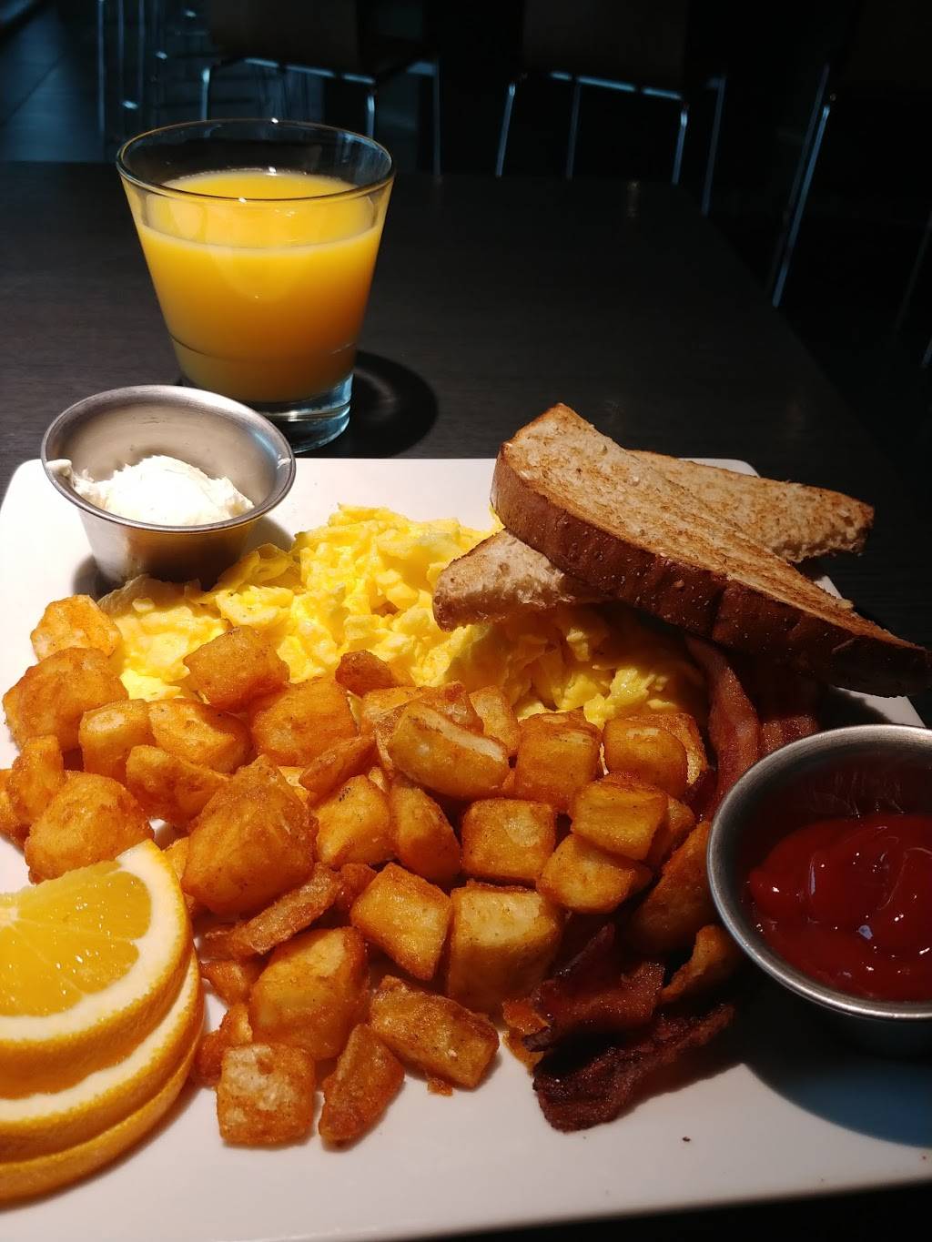 The Boulder Grill | restaurant | 17 W 7th St, Tulsa, OK 74119, USA | 9185855898 OR +1 918-585-5898