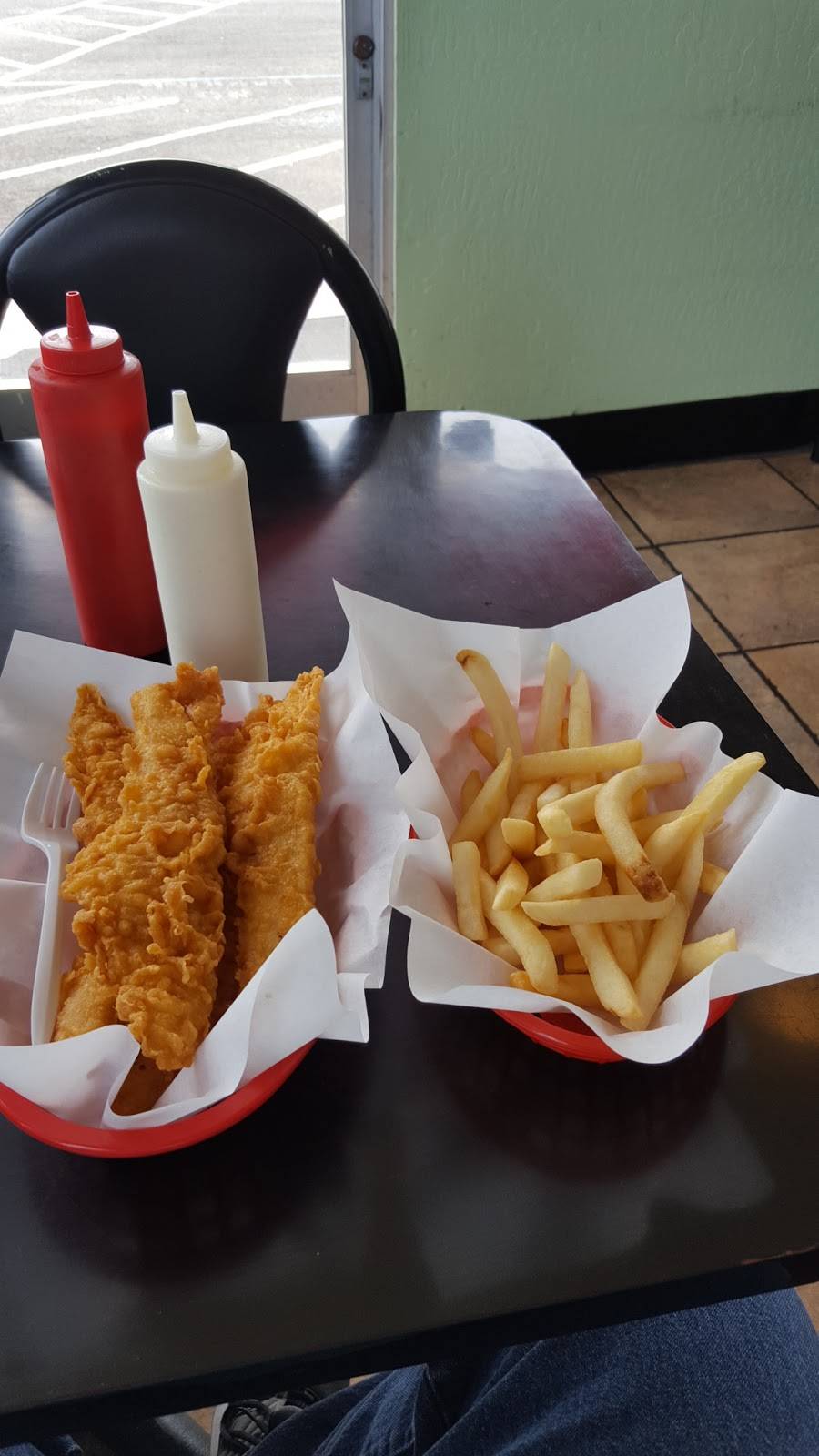 Tugboat Fish & Chips | restaurant | 10861 Folsom Blvd, Rancho Cordova, CA 95670, USA | 9168590533 OR +1 916-859-0533