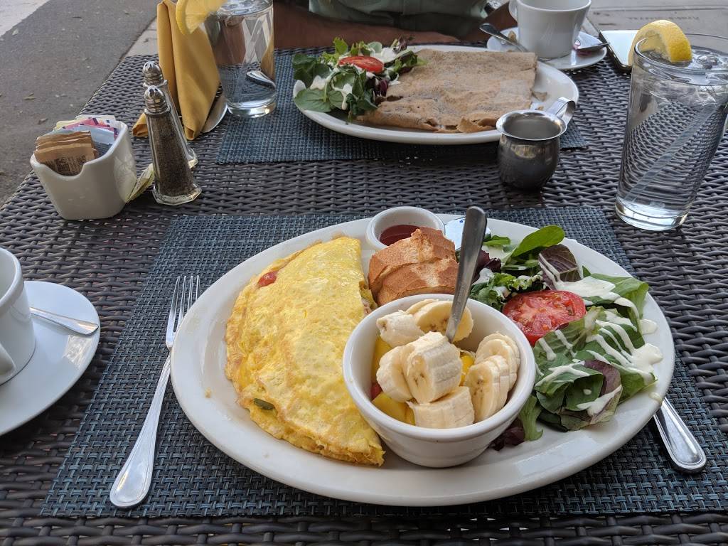 Creme De La Crepe | restaurant | 400 E First St, Long Beach, CA 90802, USA | 5624372222 OR +1 562-437-2222