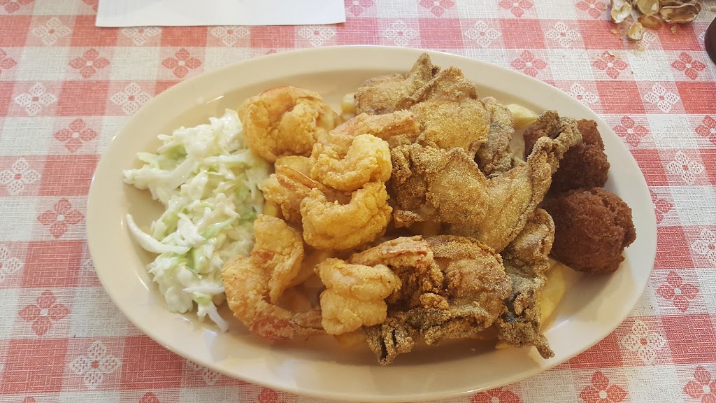 The Cajun Catfish House LLC | restaurant | 3400 Old Marksville Hwy, Pineville, LA 71360, USA | 3184489333 OR +1 318-448-9333