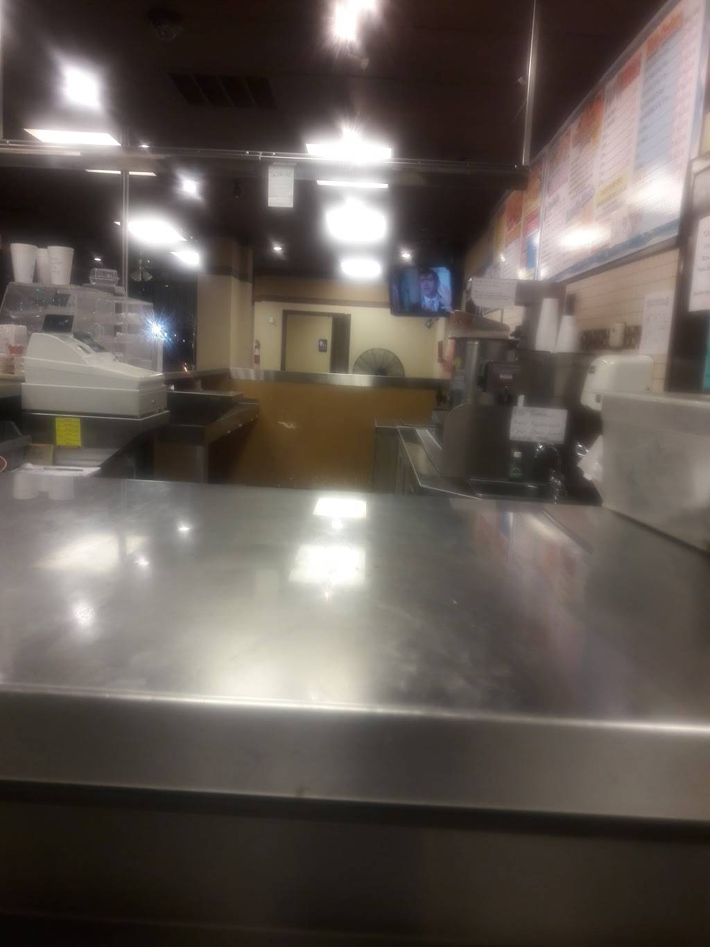 Captain JJ Fish & Chicken | restaurant | 2447 Poplar Ave, Memphis, TN 38112, USA | 9012447242 OR +1 901-244-7242