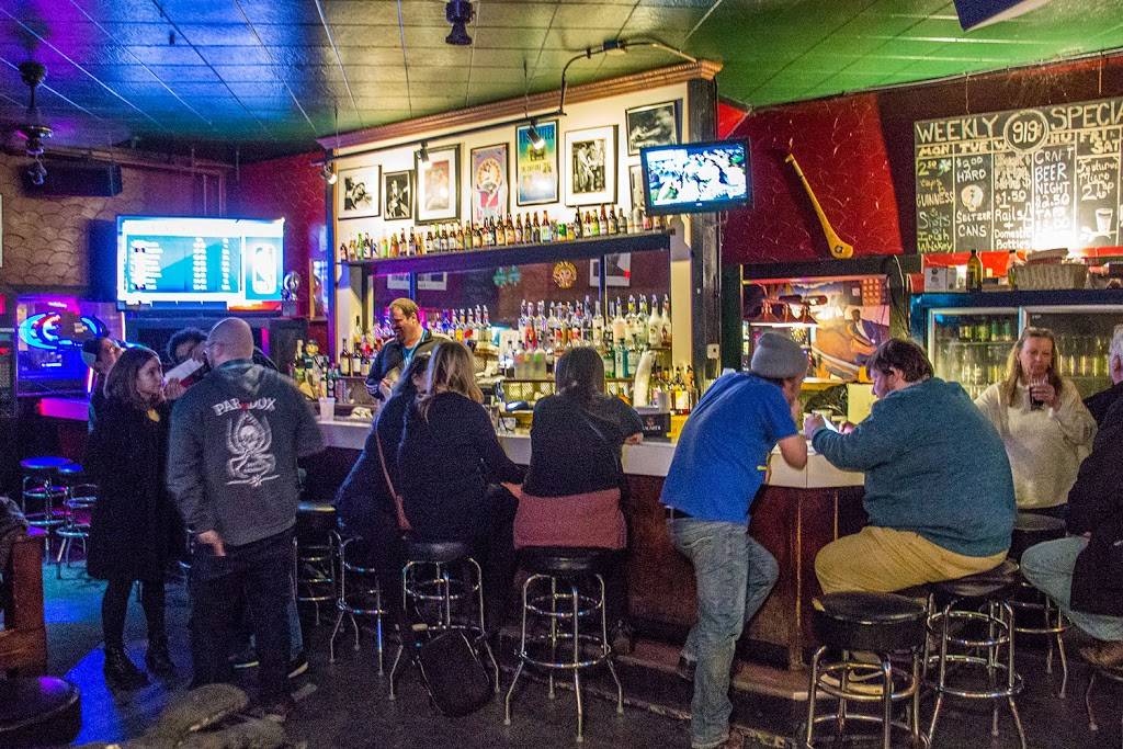 The Gig | restaurant | 1132 E Wright St, Milwaukee, WI 53212, USA | 4145620219 OR +1 414-562-0219