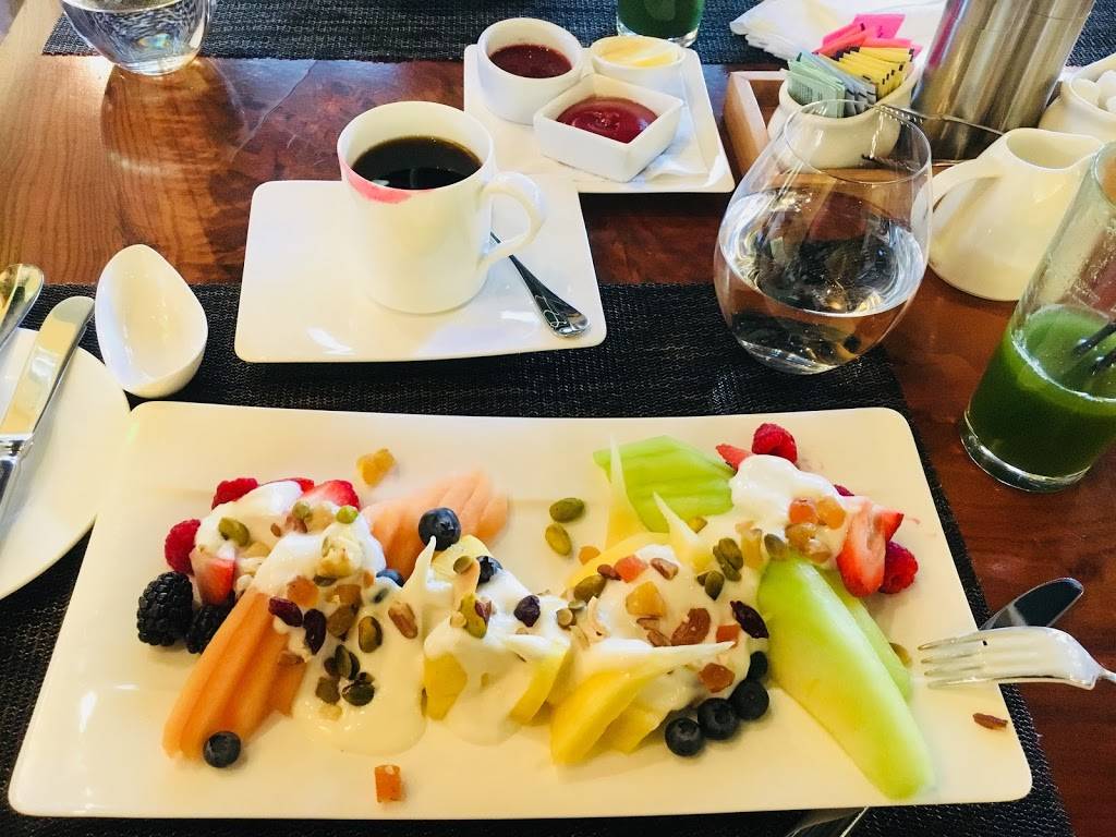 Lucy Restaurant & Bar | restaurant | 6528 Yount St, Yountville, CA 94599, USA | 7072046030 OR +1 707-204-6030