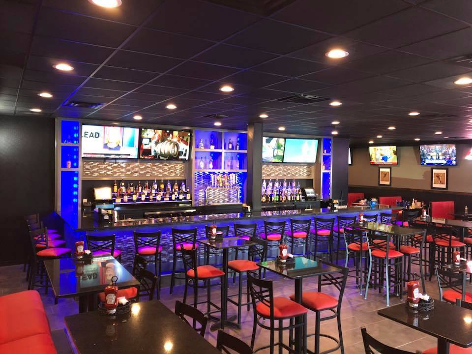 Mugs N Jugs Oldsmar | restaurant | 4013 Tampa Rd, Oldsmar, FL 34677, USA | 8135430439 OR +1 813-543-0439