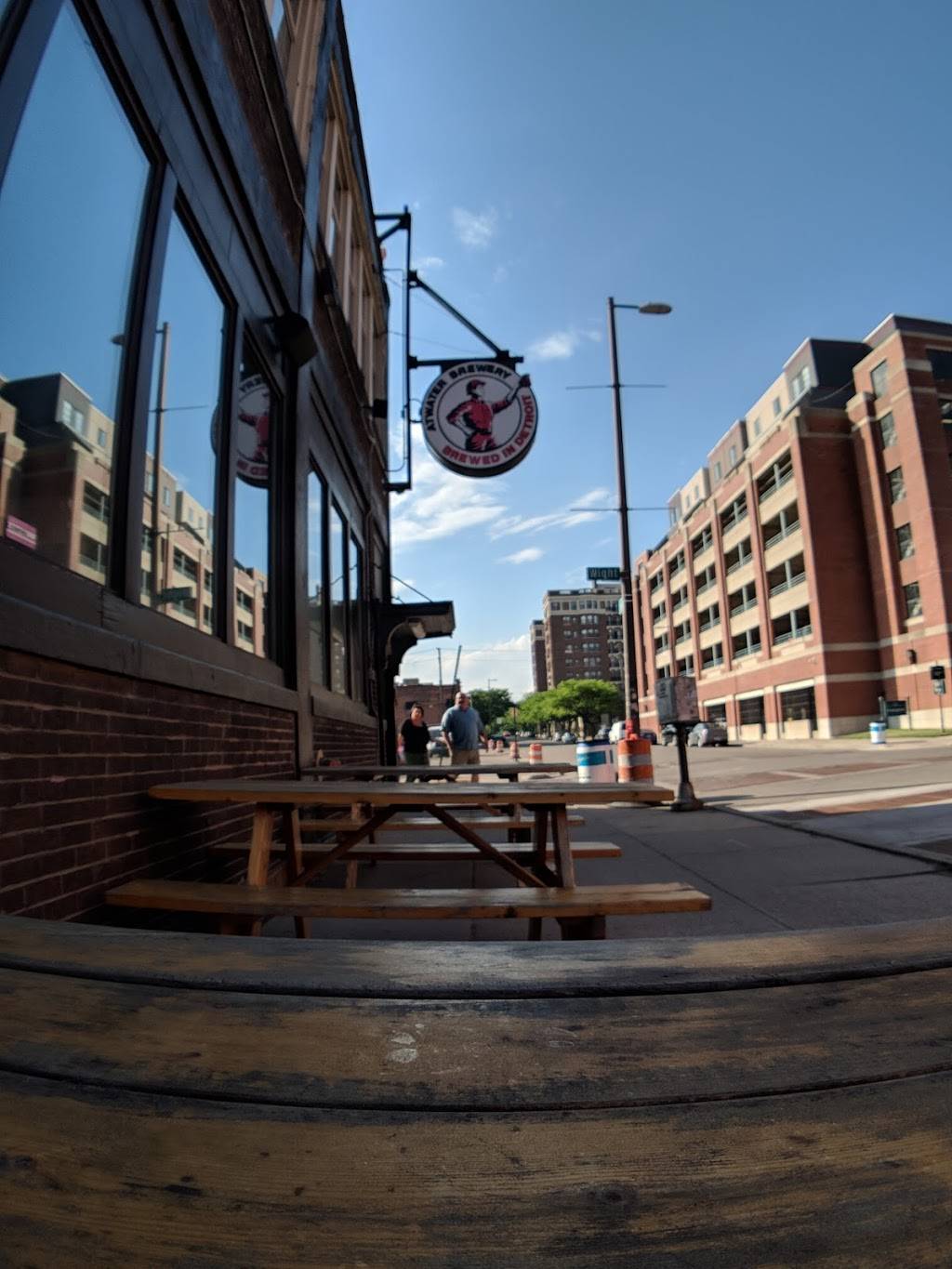 Atwater Brewery & Tap House | restaurant | 237 Jos Campau, Detroit, MI 48207, USA | 3138779205 OR +1 313-877-9205