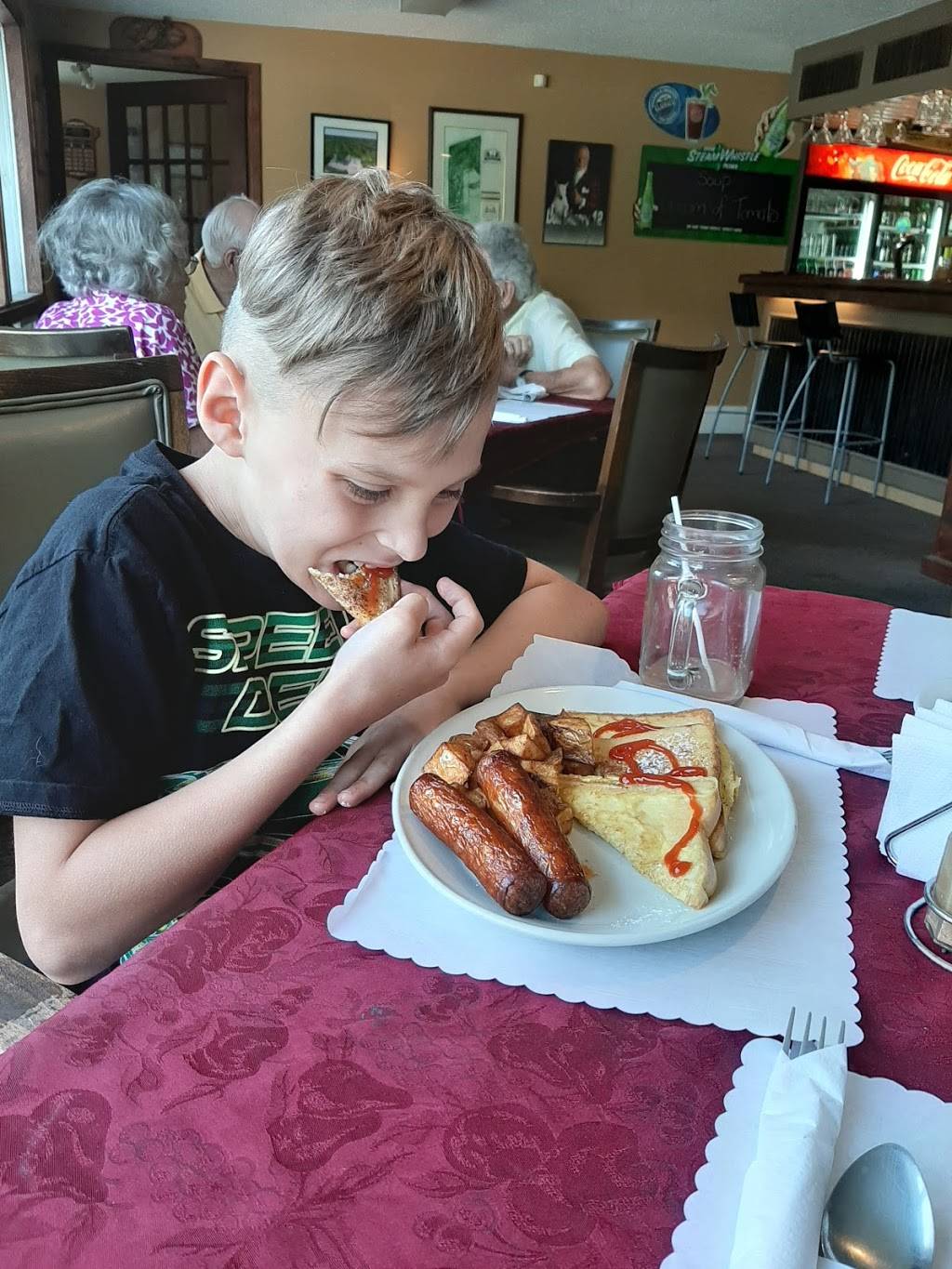 The Club House Cafe | restaurant | 7041 County Rd 29, Brockville, ON K6V 5T4, Canada | 6133422158 OR +1 613-342-2158