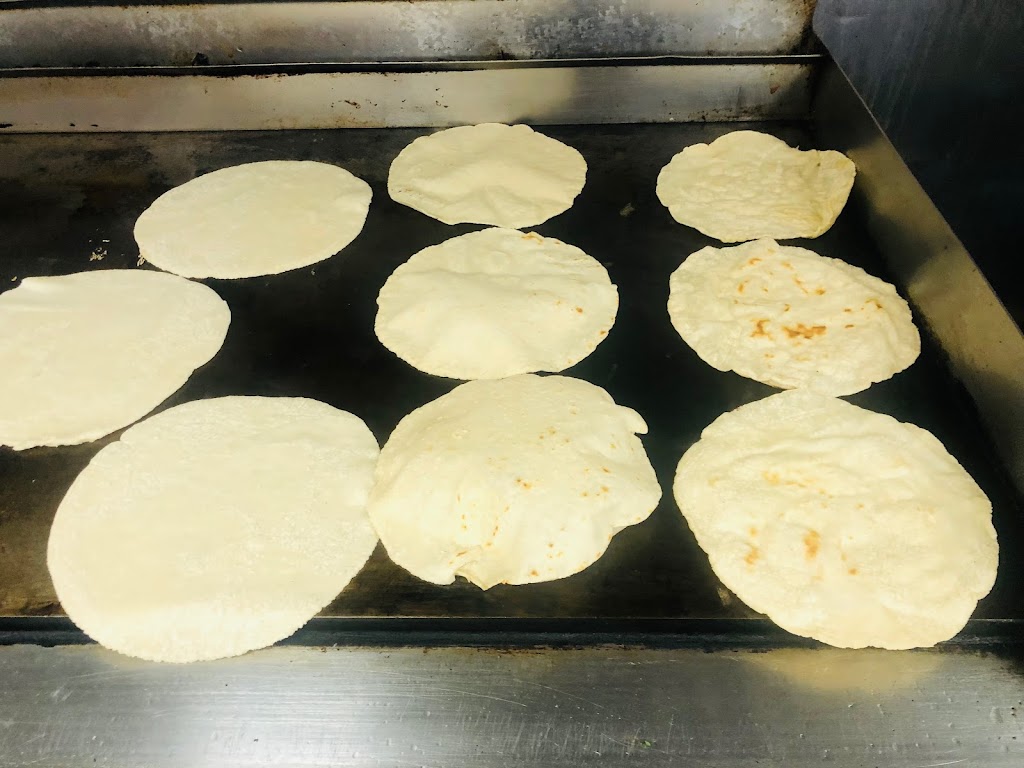 Taqueria y Mariscos Puerto Escondido | restaurant | 2651 Senter Rd, San Jose, CA 95111, USA | 4083204255 OR +1 408-320-4255