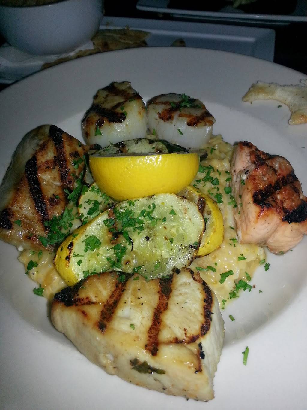 Pearlz Oyster Bar | restaurant | 9 Magnolia Rd, Charleston, SC 29407, USA | 8435732277 OR +1 843-573-2277