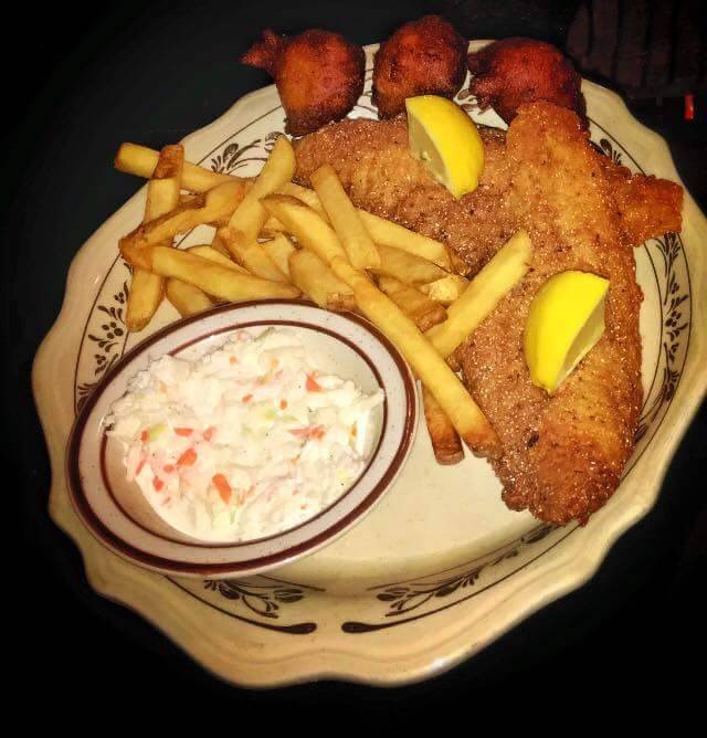 Golden Horn Steak and Seafood Restaurant | restaurant | 5286 N Frontage Rd, Columbus, MS 39701, USA | 6623284509 OR +1 662-328-4509