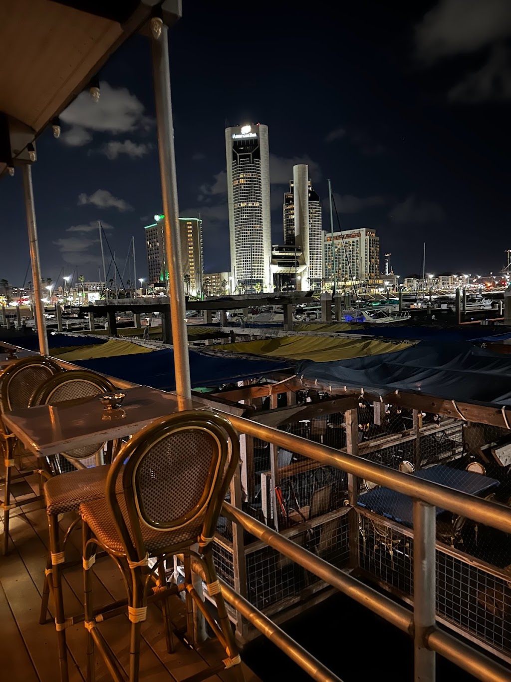 The Mariner | restaurant | 108 Peoples St T-Head, Corpus Christi, TX 78401, USA | 3618818503 OR +1 361-881-8503