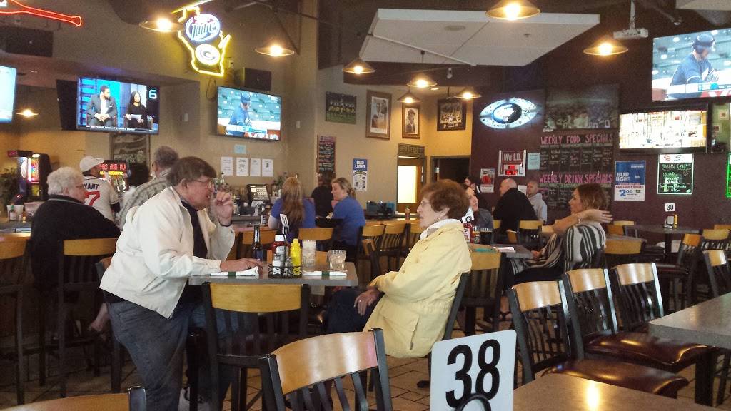 5th Quarter Sports Bar & Banquet Hall | restaurant | 2101 American Dr, Little Chute, WI 54140, USA | 9206879751 OR +1 920-687-9751