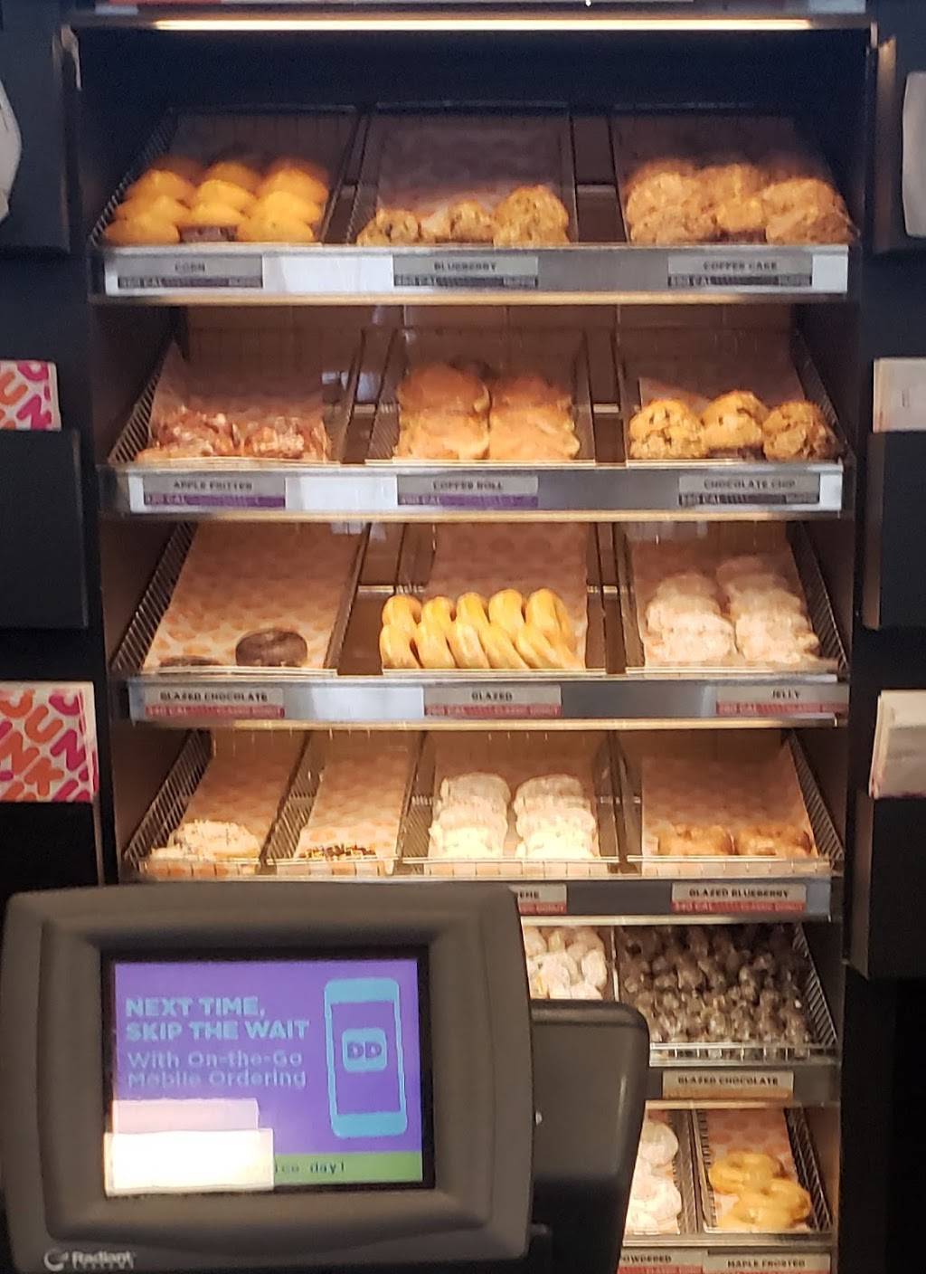 Dunkin | bakery | 105 Samoset St, Plymouth, MA 02360, USA | 5087329989 OR +1 508-732-9989