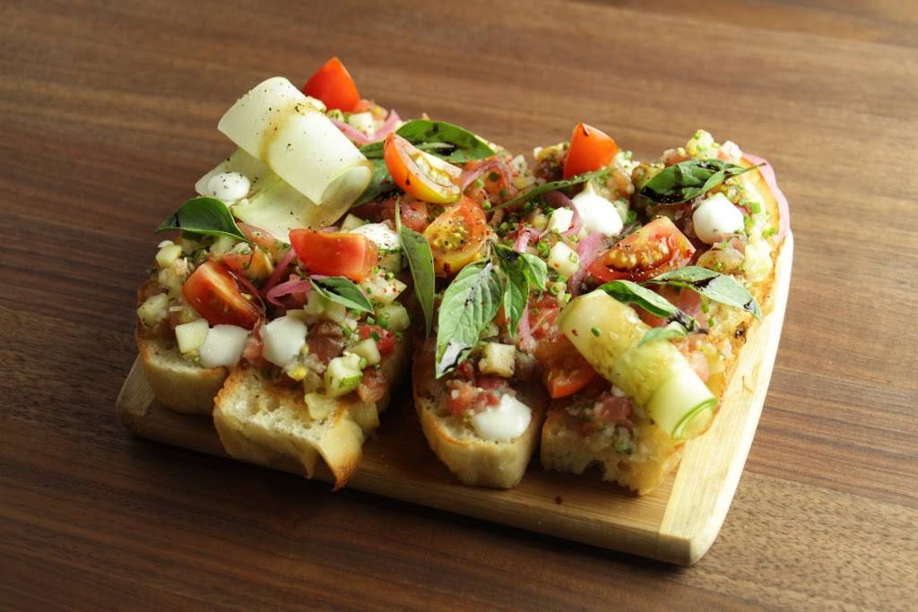 Epiphany Farms Restaurant | restaurant | 220 E Front St, Bloomington, IL 61701, USA | 3098282323 OR +1 309-828-2323