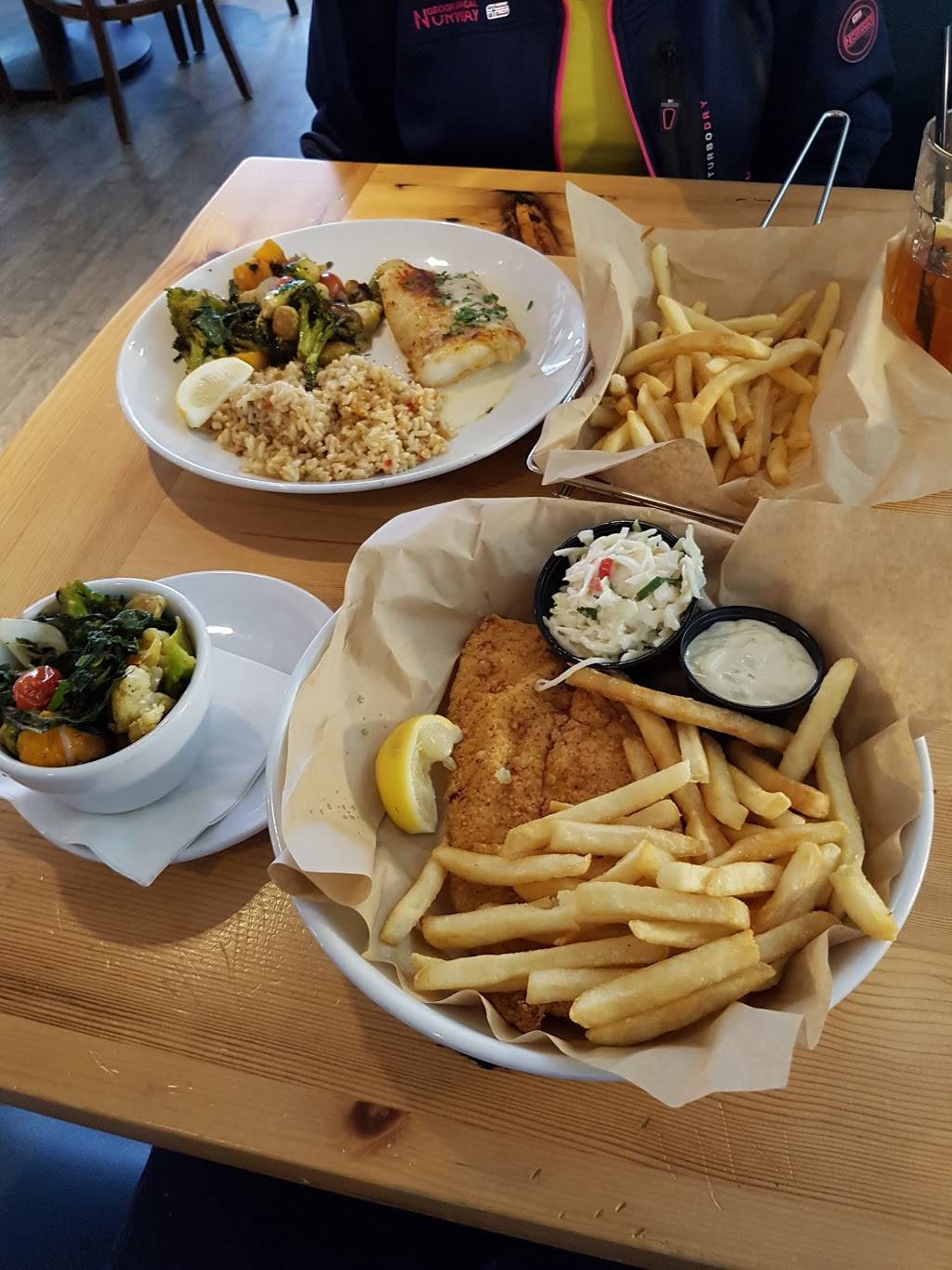 Shelter Cove Towne Centre | shopping mall | 40 Shelter Cove Ln, Hilton Head Island, SC 29928, USA | 8436863090 OR +1 843-686-3090