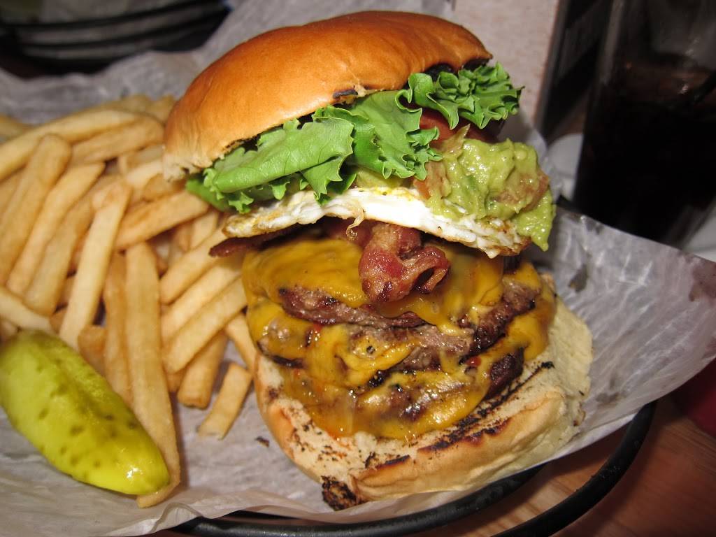 Brewhouse Historical Sports Bar | restaurant | 315 Chestnut St, St. Louis, MO 63102, USA | 3142593270 OR +1 314-259-3270