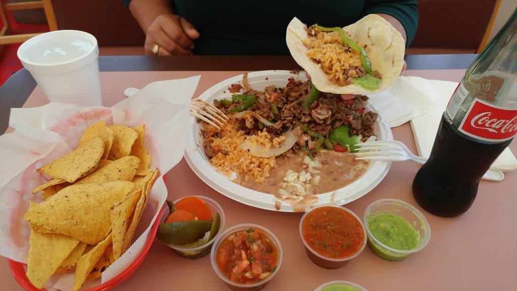 Taqueria El Favorito | restaurant | 565 Sebastopol Rd, Santa Rosa, CA 95407, USA | 7075267444 OR +1 707-526-7444