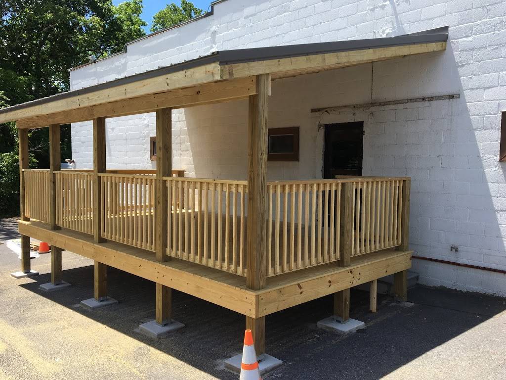 Lashbaughs Bar & Grill | restaurant | 13114 Warrior Dr, Cumberland, MD 21502, USA | 3017292328 OR +1 301-729-2328