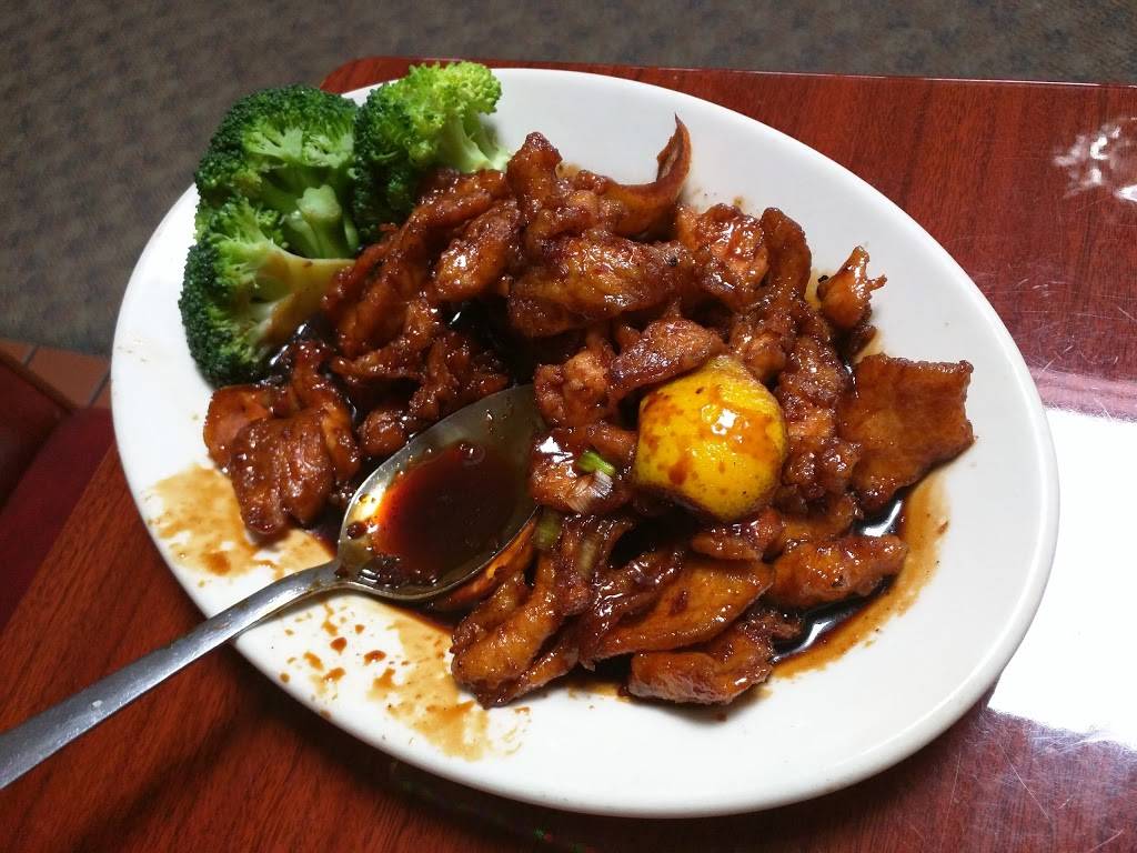 Young Chows Restaurant | restaurant | 219 Pikeview Dr, Beckley, WV 25801, USA | 3042535772 OR +1 304-253-5772