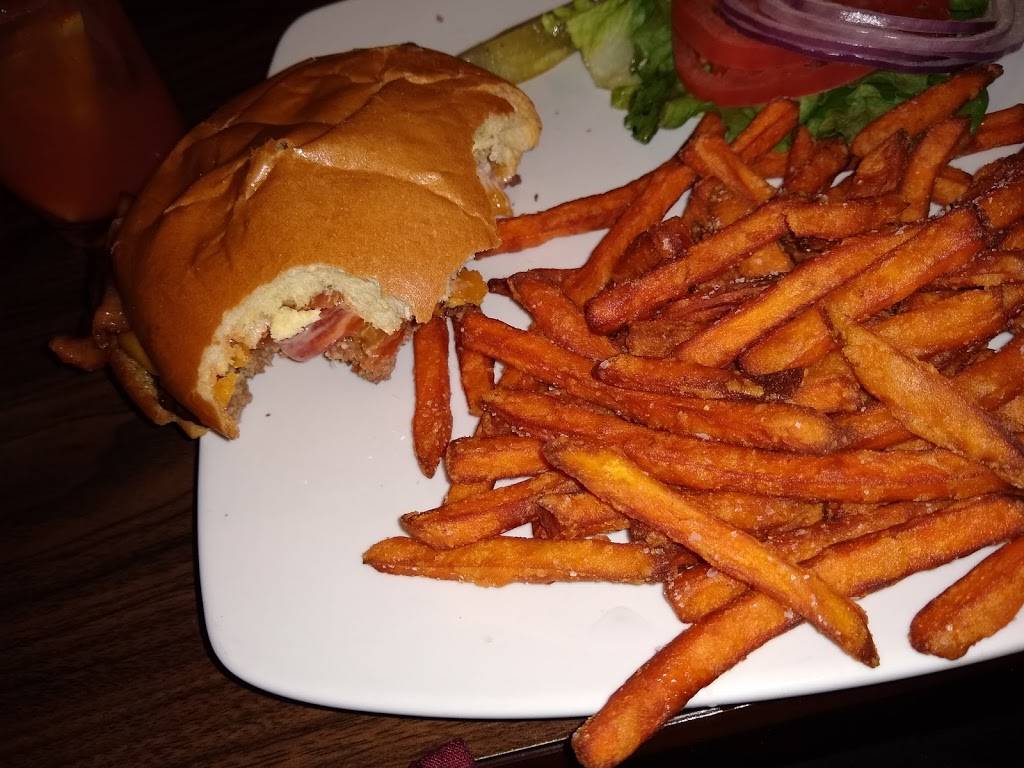 Rustic Restaurant & Bar 9 at Hilton Melbourne Rialto | restaurant | 200 Rialto Pl, Melbourne, FL 32901, USA | 3217680200 OR +1 321-768-0200