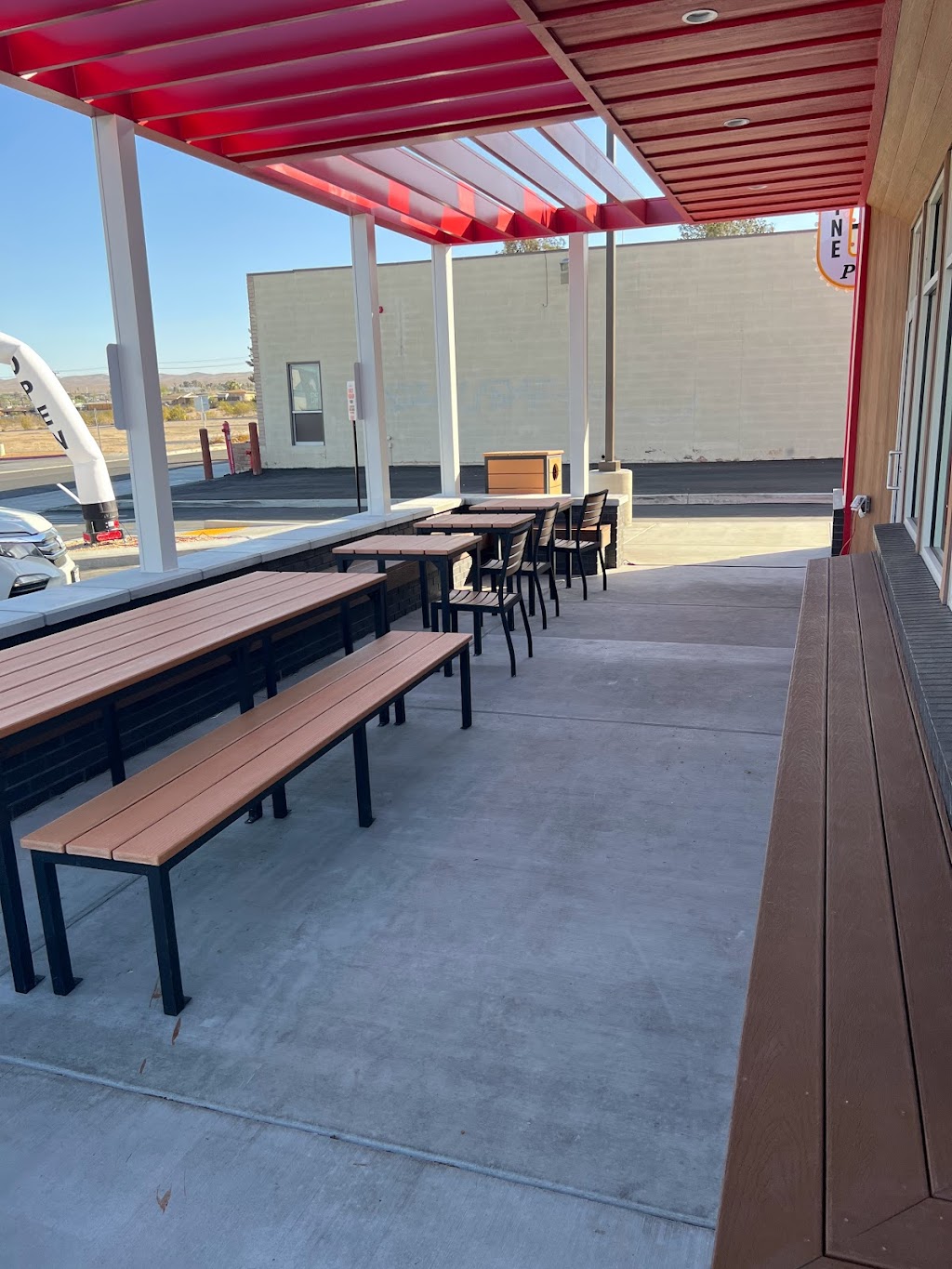 KFC | restaurant | 110 Coolwater Ln, Barstow, CA 92311, USA | 4423195374 OR +1 442-319-5374